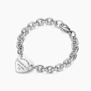 Return to Tiffany’s classic silver Heart Tag ♥️ bracelet with lobster clasp